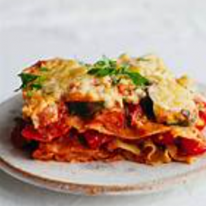 Beef lasagne, garlic bread & salad